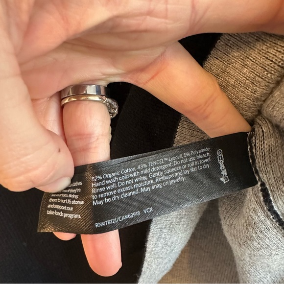 EILEEN FISHER sleeveless sweater - Picture 3 of 4